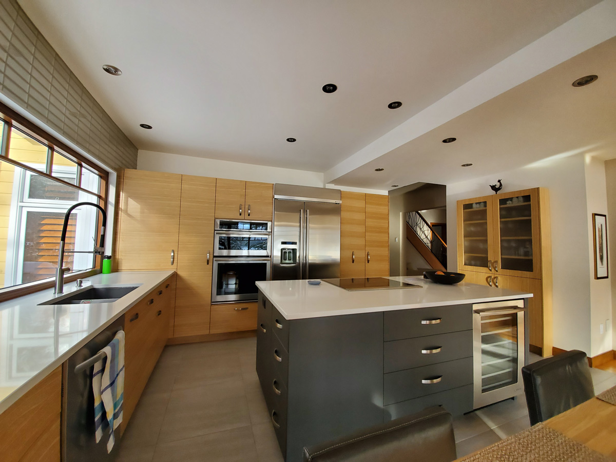 Frêne brun et velour